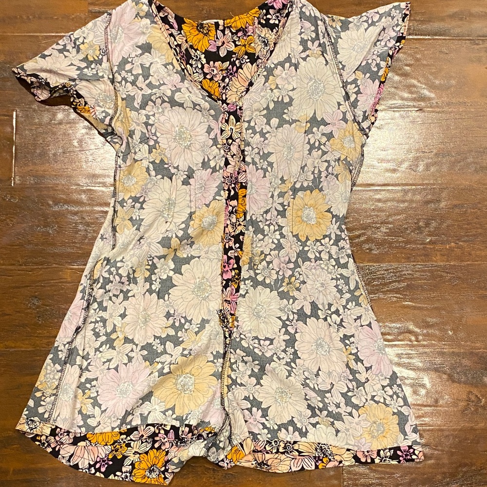 BB Dakota Steve Madden V-Neck Button Down Short Sleeve Sleeve Floral Romper Sz M - Picture 12 of 14